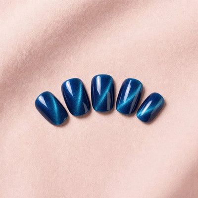 Blue Cat-Eye press-on nails, Short